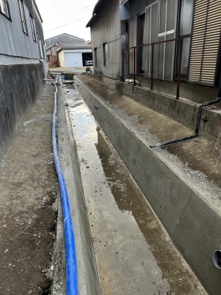 桑名市和泉地内排水路修繕工事